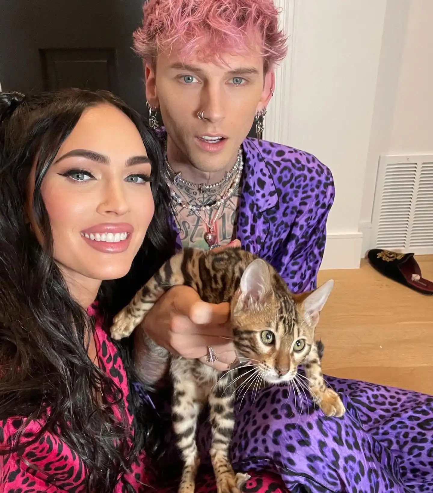 Machine Gun Kelly and his cat